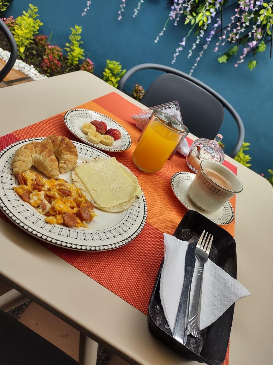 Hotel Bali At Poblado Μεντεγίν Εξωτερικό φωτογραφία